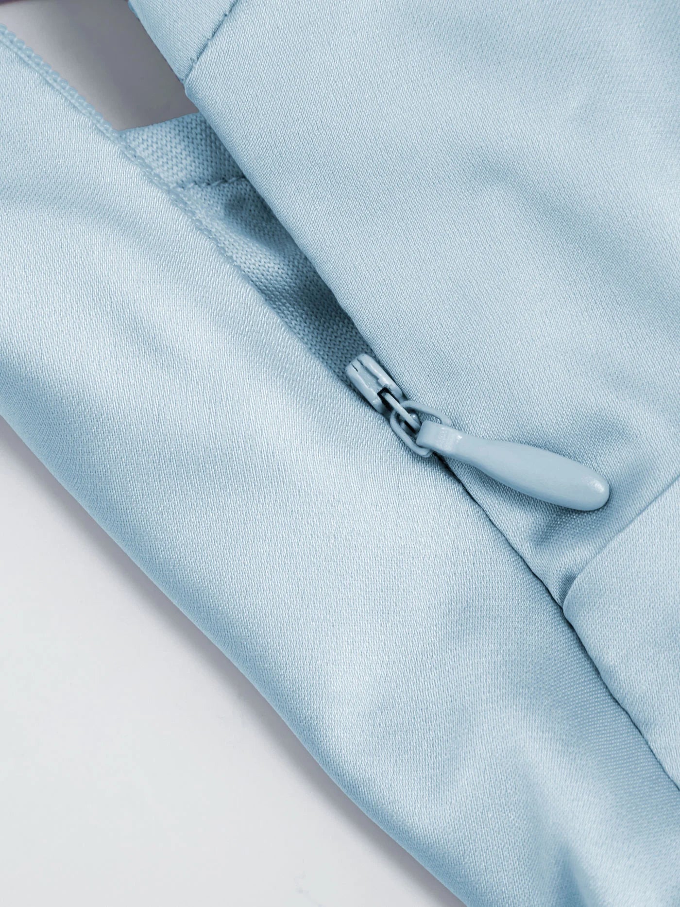 Vestido Maxi A-line con nudo y cuello halter de satén - Azul Cielo