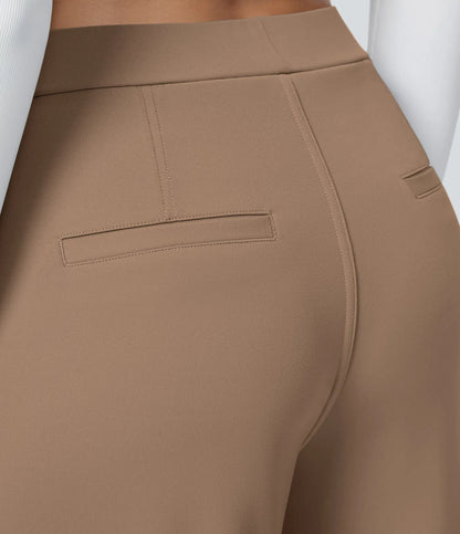 Pantalones de trabajo de cintura alta con bolsillos y pernera recta - Marrón