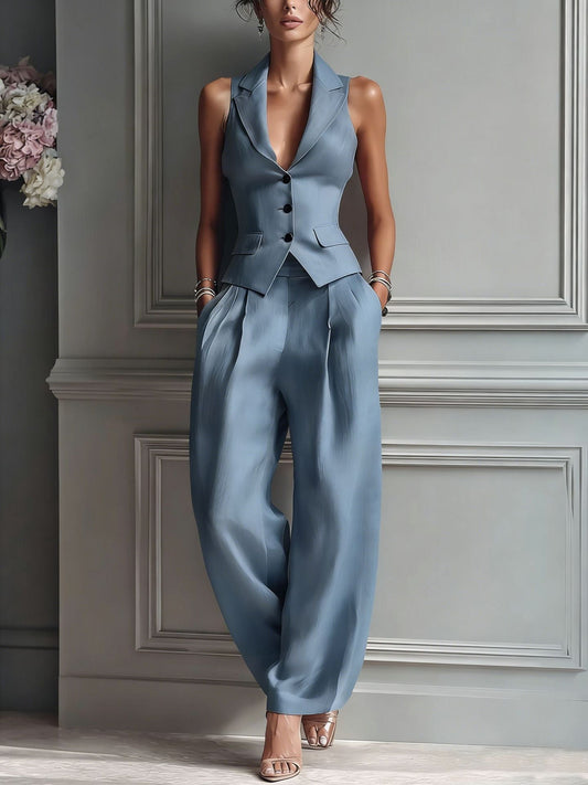 Traje de dos piezas con cuello en V y botones